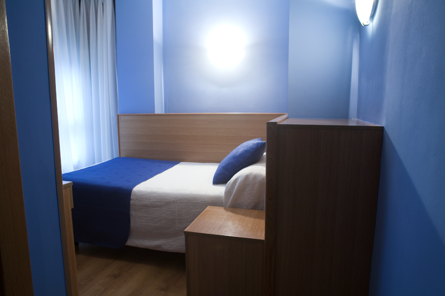 foto un habitacion con una cama