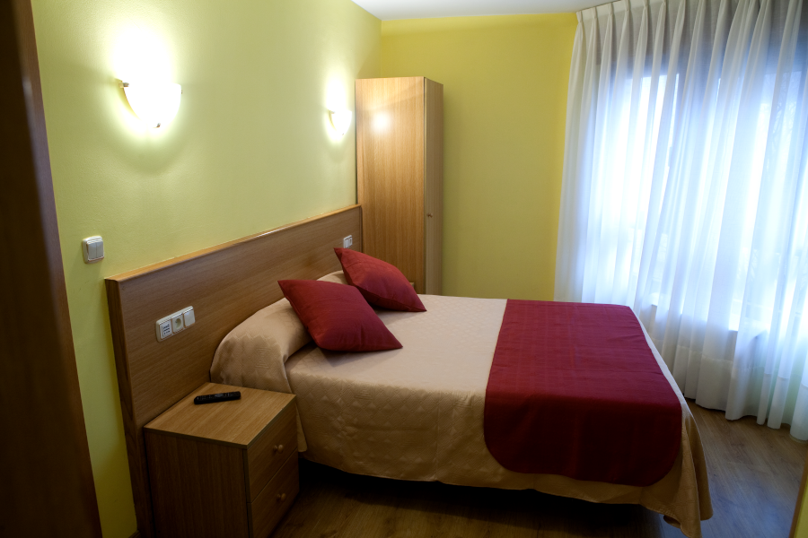 foto de una cama de matrimonio