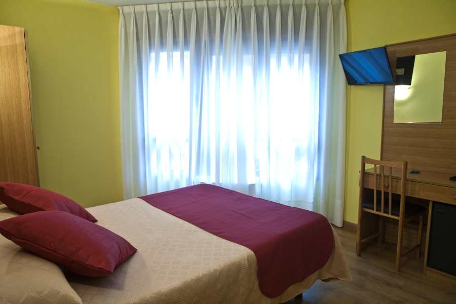 foto de una cama de matrimonio
